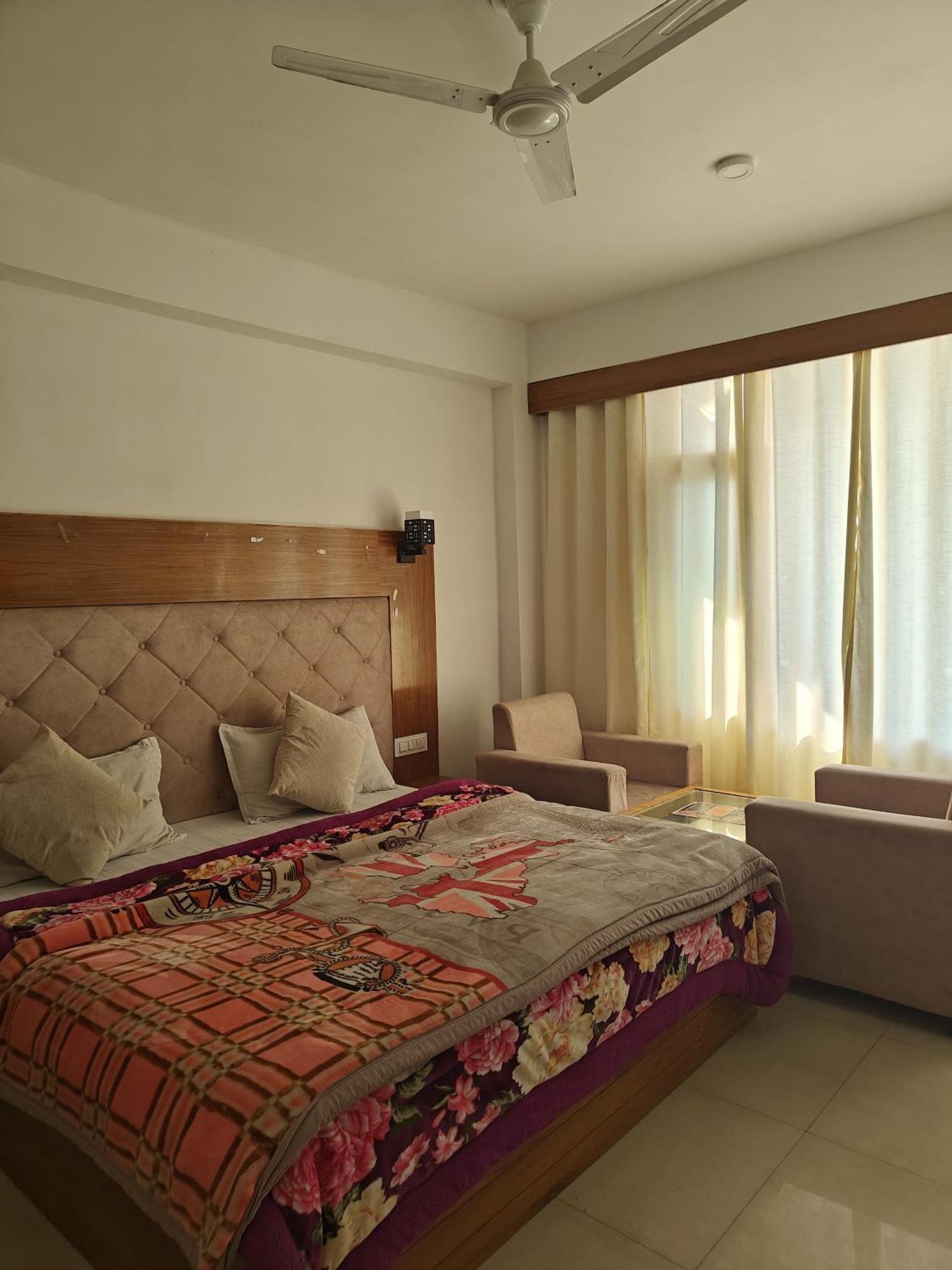 Santosh Cafe & Rooms Амрітсар Екстер'єр фото